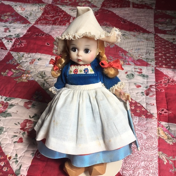 madame alexander dutch doll